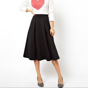 Olivaceous Black midi skirt size MED